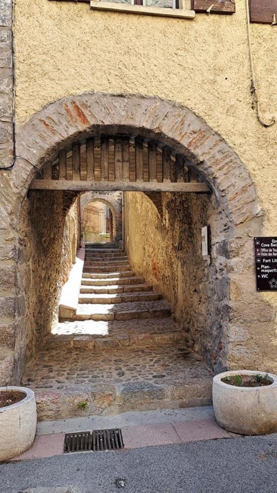 Maison Les Ramparts Villefranche-de-Conflent Eksteriør billede